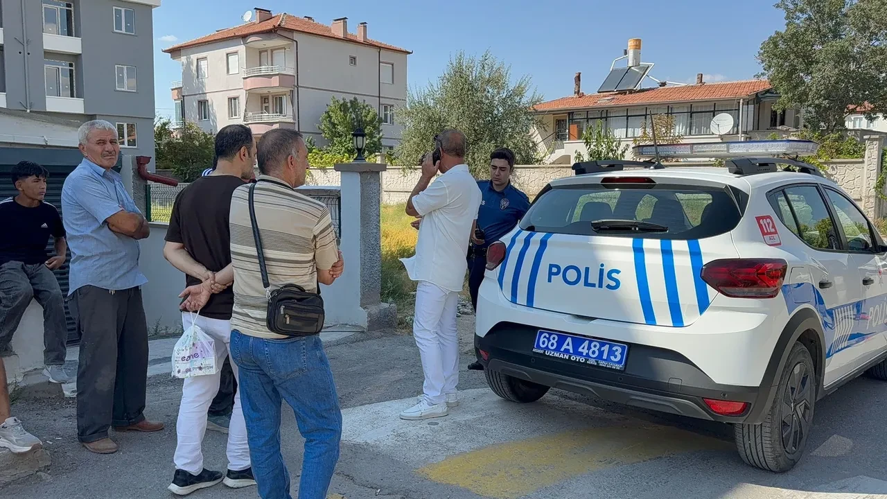 Okul bahçesinde kavga: Müdüre yumruklu saldırı!