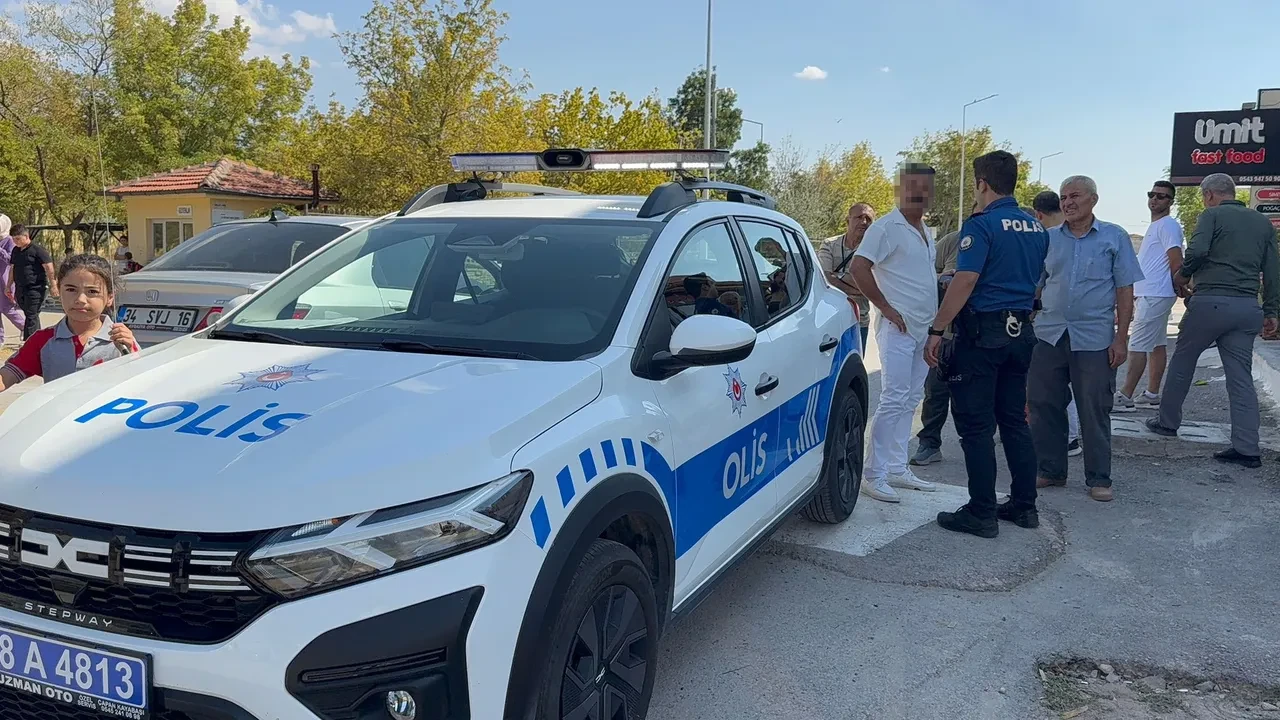 Okul bahçesinde kavga: Müdüre yumruklu saldırı!