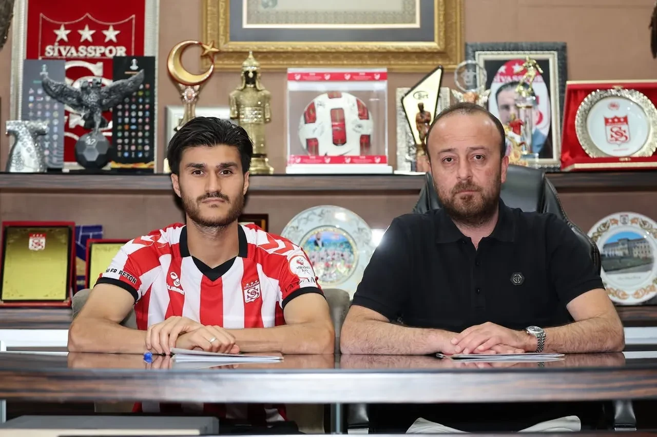 Sivasspor, Yusuf Cihat Çelik’i transfer etti