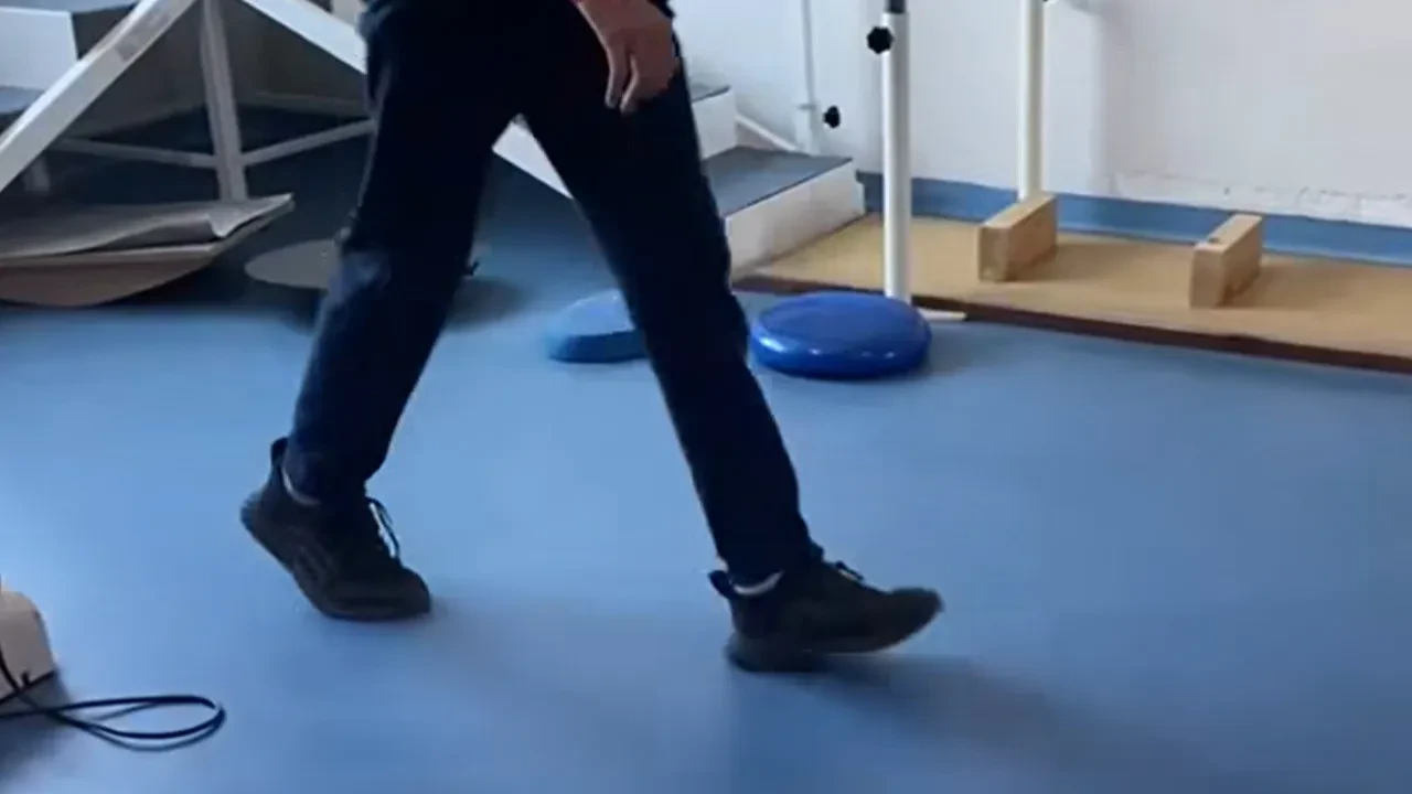 Yıllardır parmak ucunda yürüyordu! Özel tedaviler uygulandı: İlk adımlarını attı 
