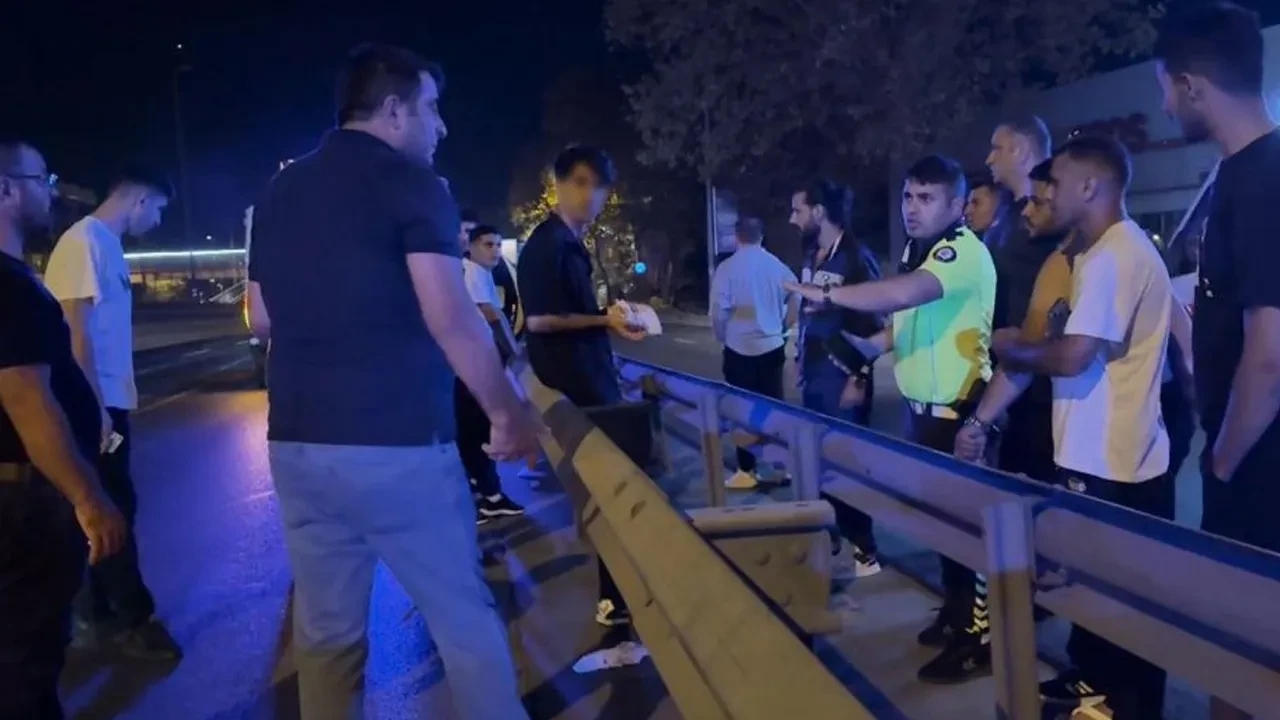 Alkollü sürücü vatandaşları çıldırttı! Polis araya girmeseydi...