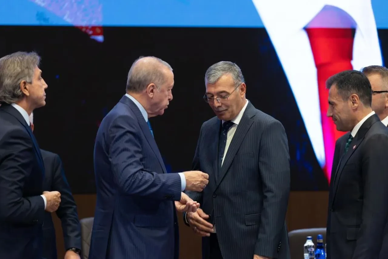 CHP ve YRP'de deprem! Belediye başkanları AK Parti'ye geçti