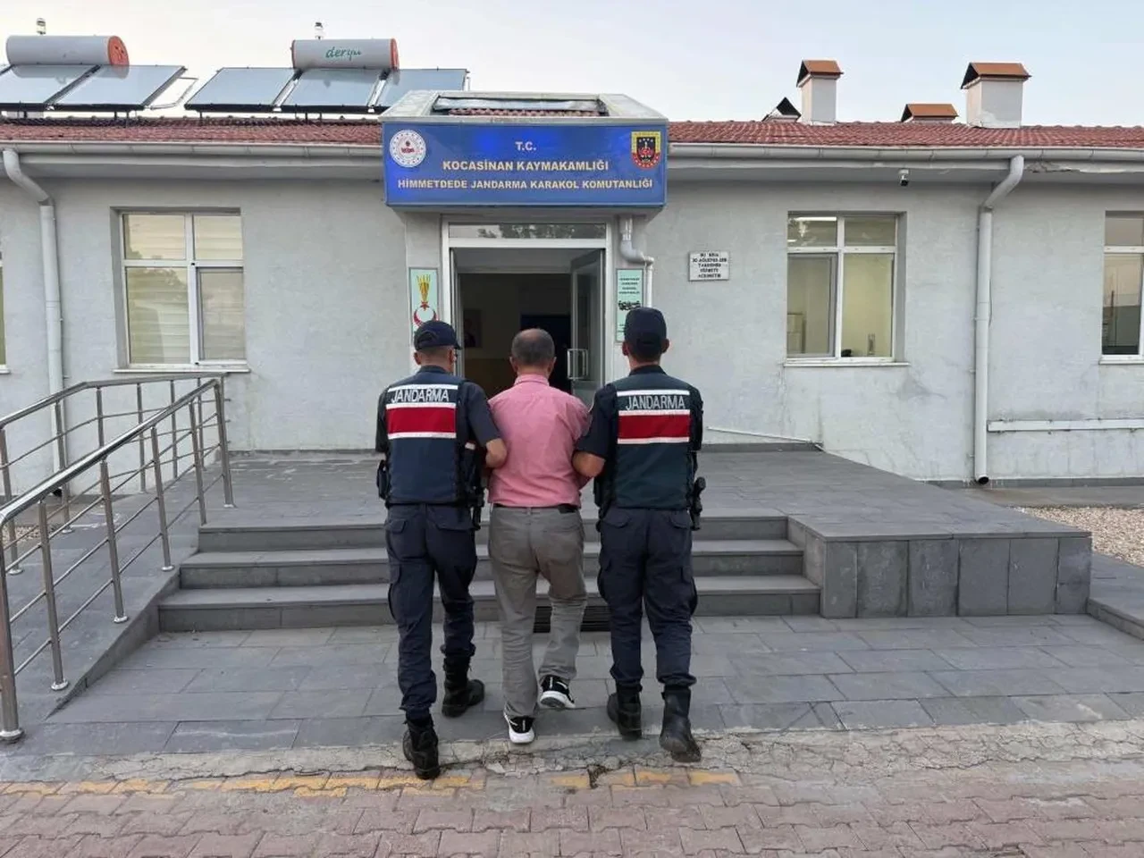 FETÖ üyeliğinden aranan eski polis yakalandı