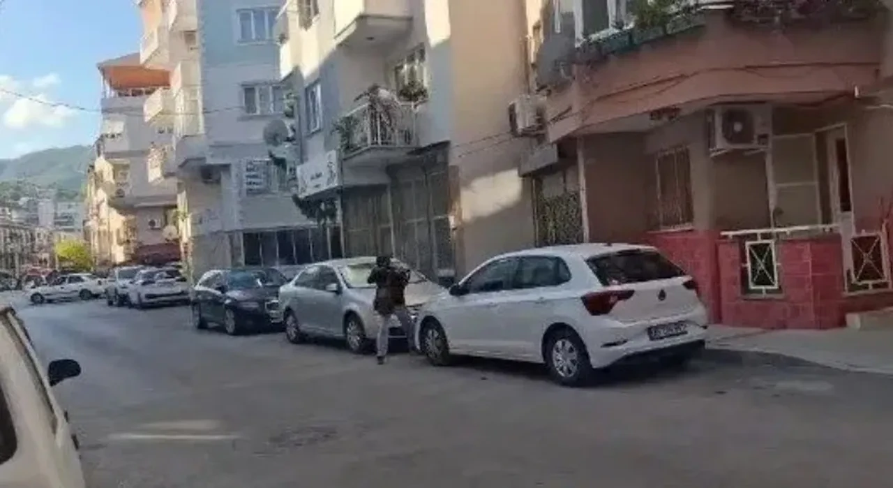 İzmir'deki karakol saldırısıyla ilgili şoke eden detay! Hainin telefonu incelendi: Bomba yapım videoları izlemiş