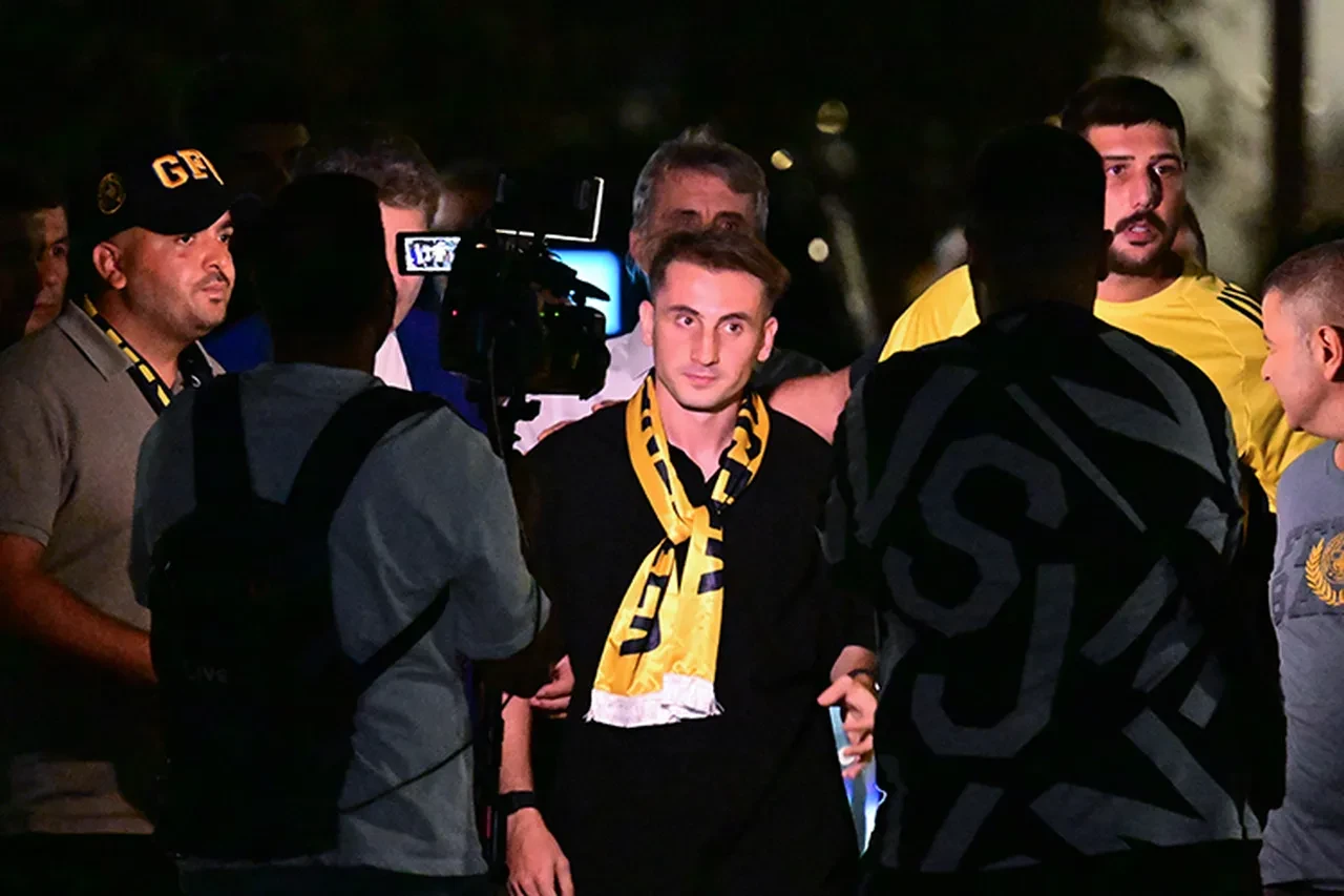 Kerem Aktürkoğlu sakatlandı mı? Trabzonspor maçı öncesi sarı-lacivertli taraftarları endişelendirdi