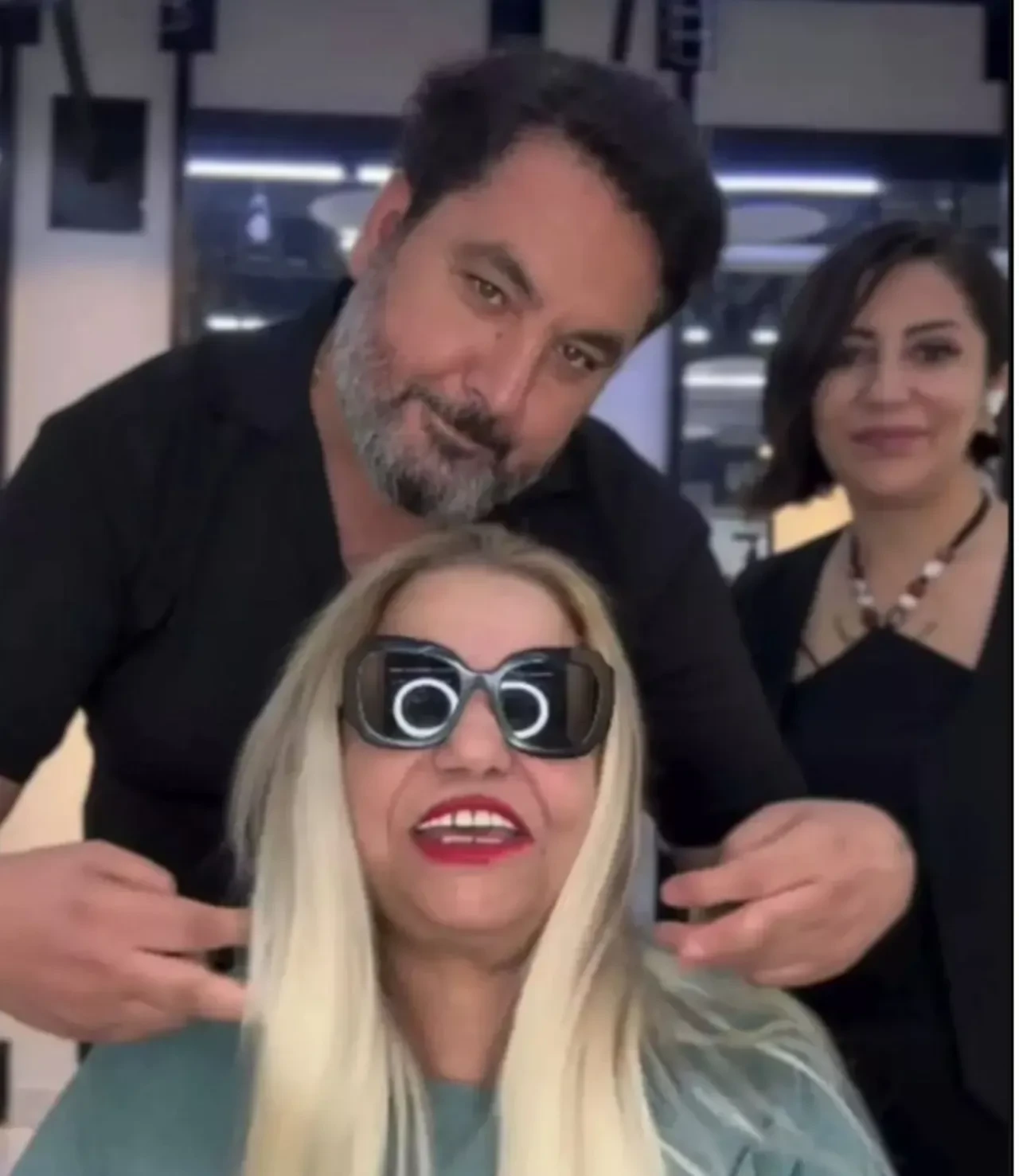 Kibariye kuaför videosunu paylaştı! Şaşırtan değişimine yorum yağdı