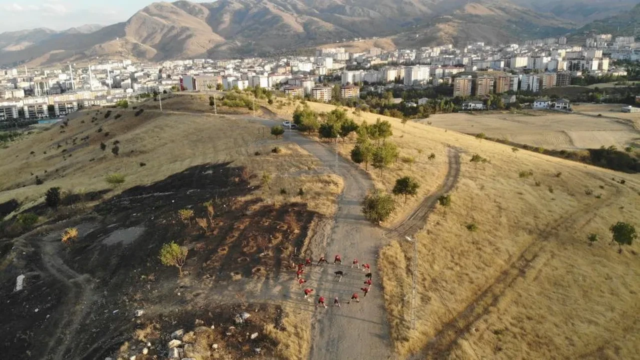 Muşlu karateciler şampiyona hazırlıklarını dağlarda yapıyor