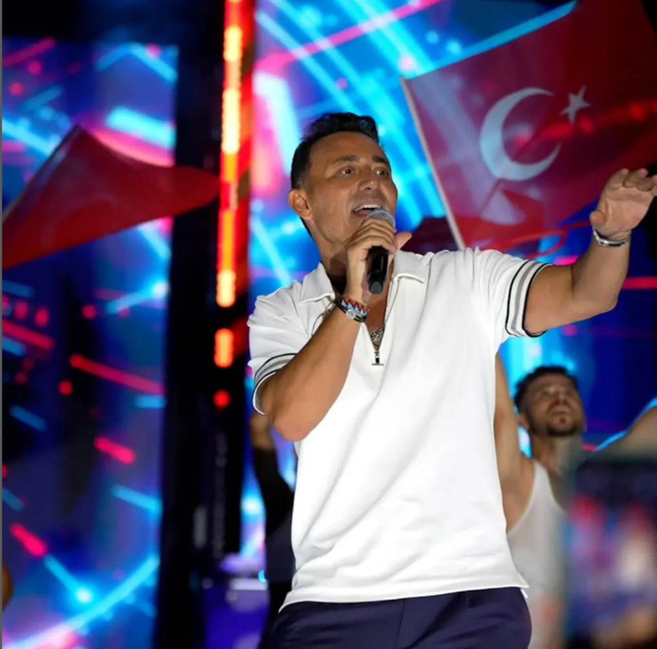 Mustafa Sandal'dan özür geldi! Konserindeki sözleri tepki çekmişti