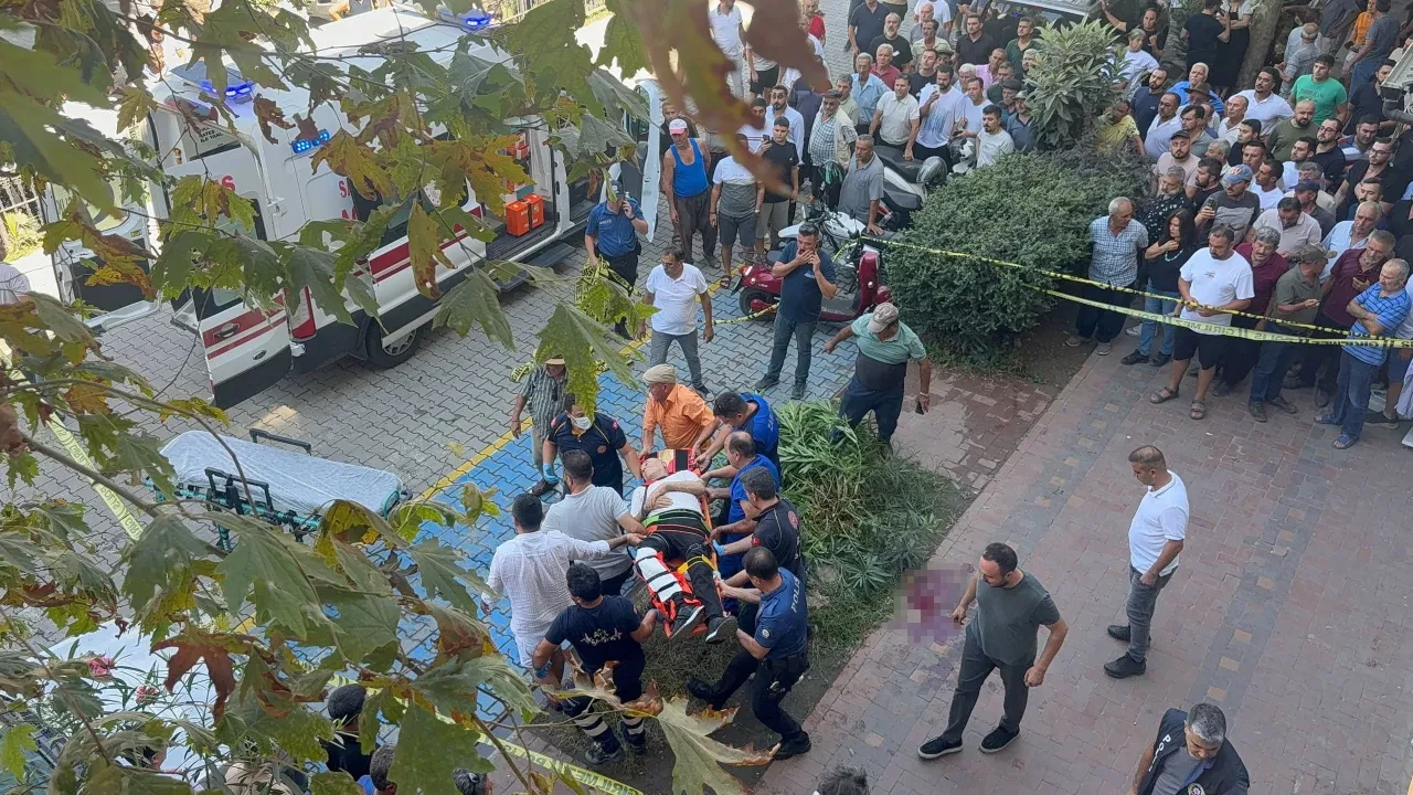 Sokakta yürürken dehşeti yaşadı! Ailesinin gözü önünde vuruldu