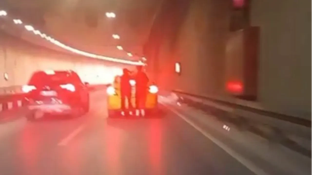 Tünelde tehlikeli yolculuk! O anlar kamerada