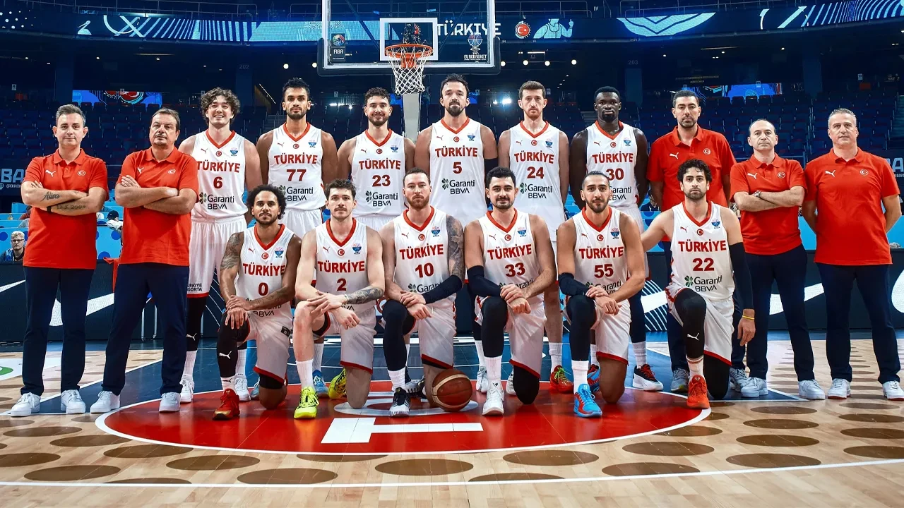 12 Dev Adam final aşkına parkeye çıkıyor! Rakip Yunanistan... Maç saat kaçta, hangi kanalda?