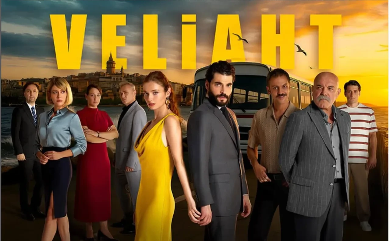 Akın Akınözü Veliaht dizisi ile geri döndü! Galada annesini anınca gözyaşlarına boğuldu