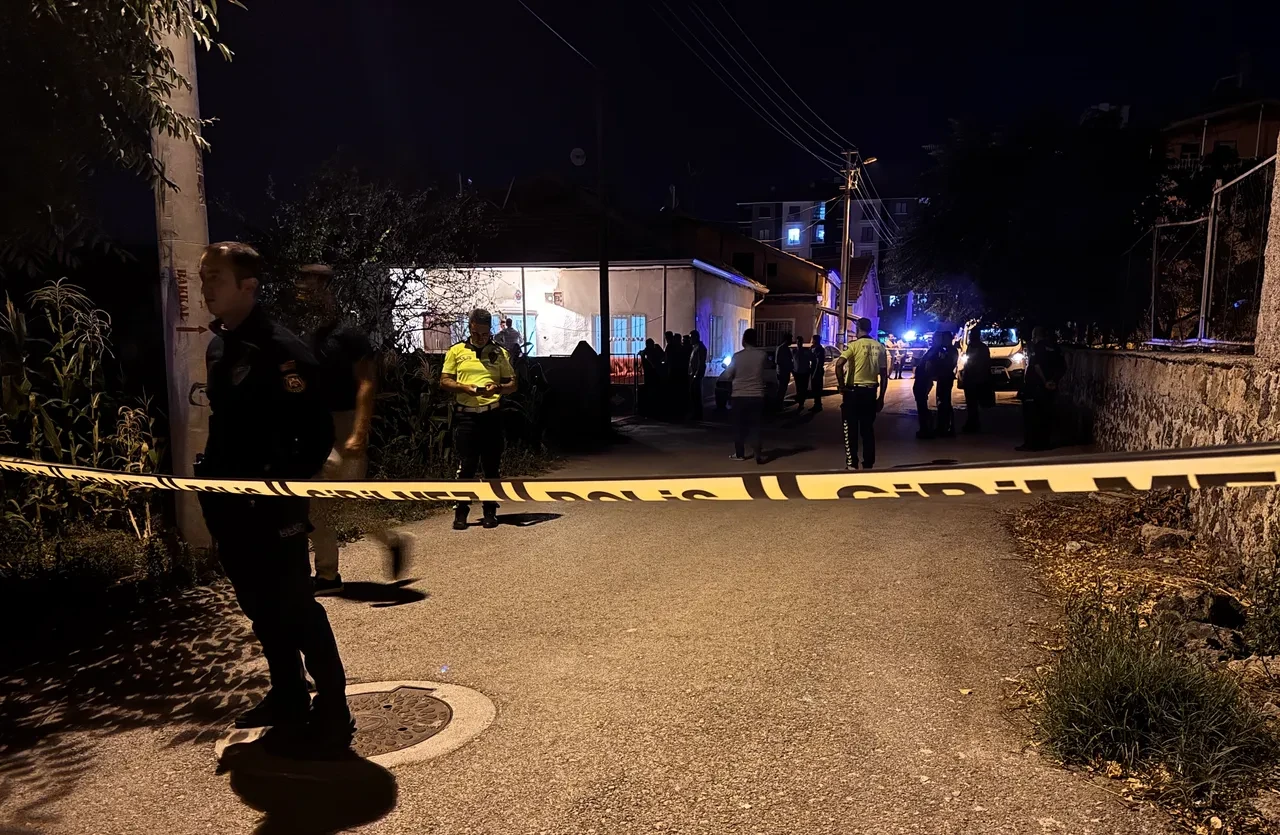 Aksaray'da dehşet gecesi! Annesi, kardeşi ve komşusunu vurup intihara kalkıştı