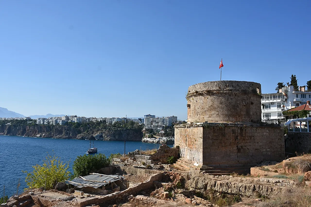 Antalya Kalesi satılıyor mu? DMM açıklama yaptı