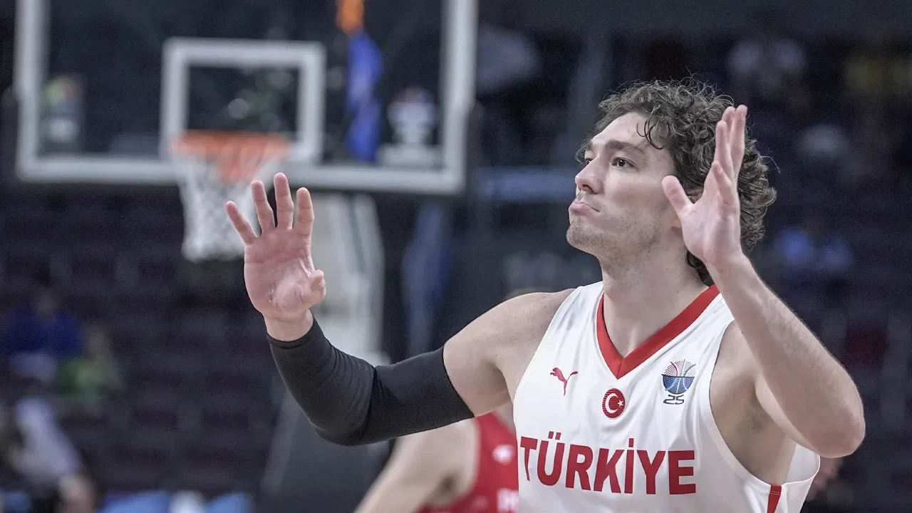 Cedi Osman'ın son durumu ne? Türkiye Yunanistan maçında Cedi Osman var mı?