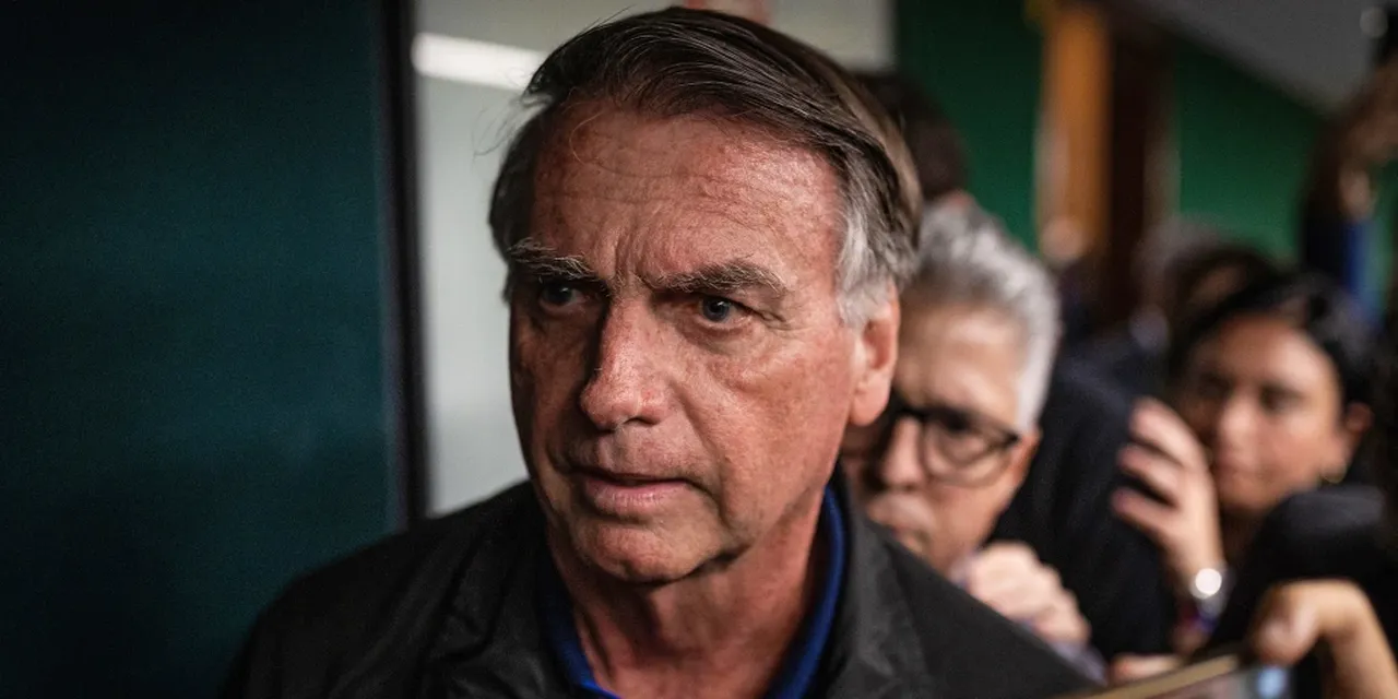 Eski Brezilya Devlet Başkanı Bolsonaro'ya darbe suçundan hapis cezası