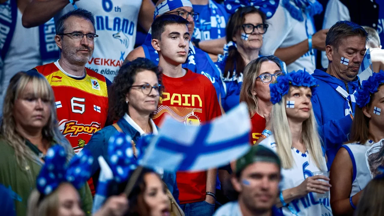 /spor/eurobaskette-ilk-finalist-belli-oldu-finlandiya-kaybetti-3248420