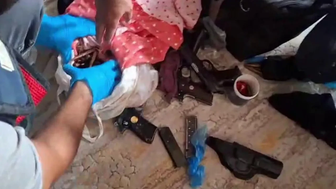 Ev değil cephanelik: Ortaya çıkan görüntüler herkesi şoke etti!