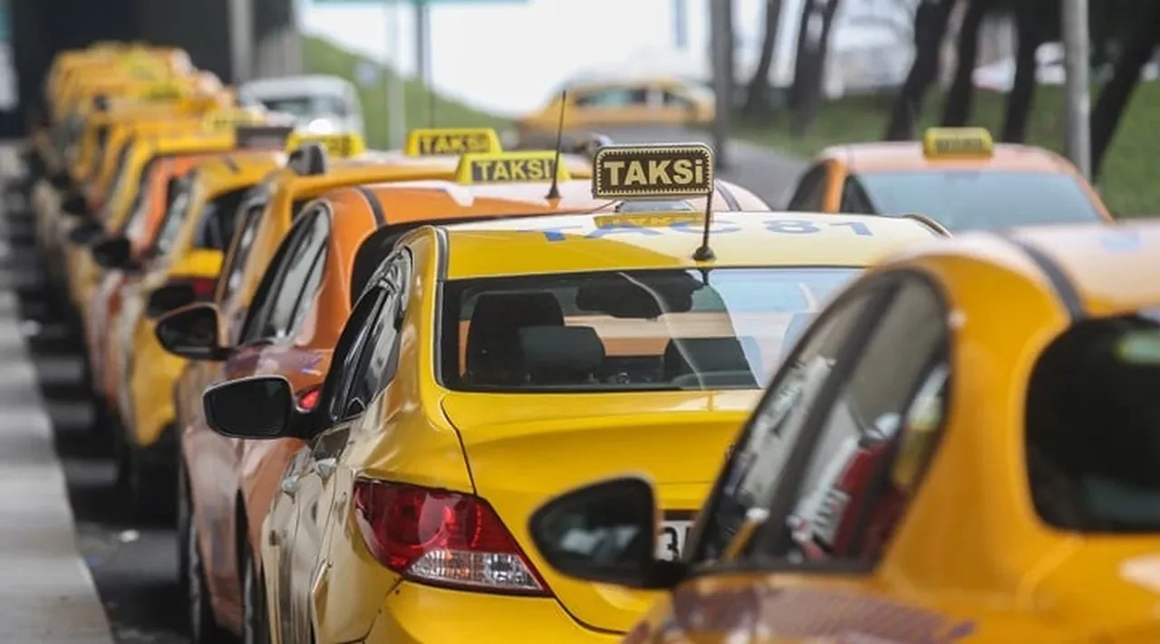 İstanbul'da kısa mesafe ücreti ve taksimetre kaç lira oldu? Zammın ardından güncel taksi ücretleri