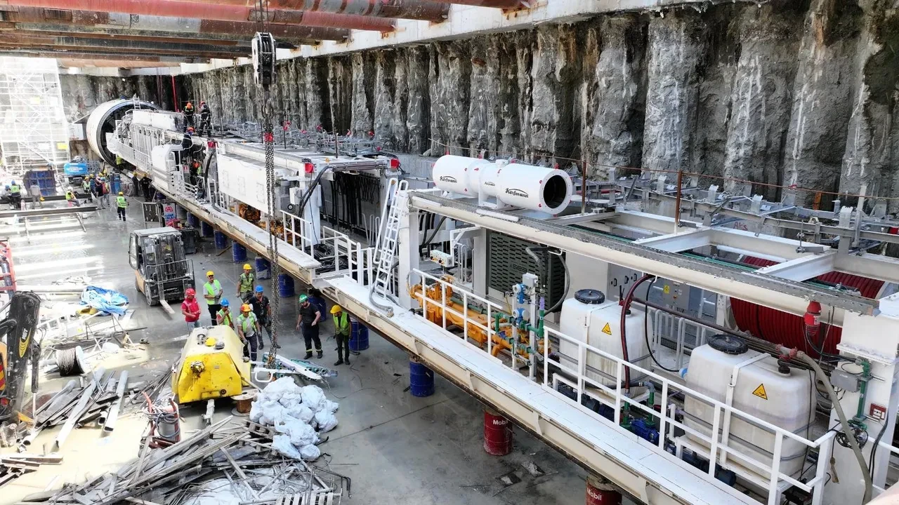 Kocaeli için tarihi gün: Dev köstebekler tünel açmaya başladı..