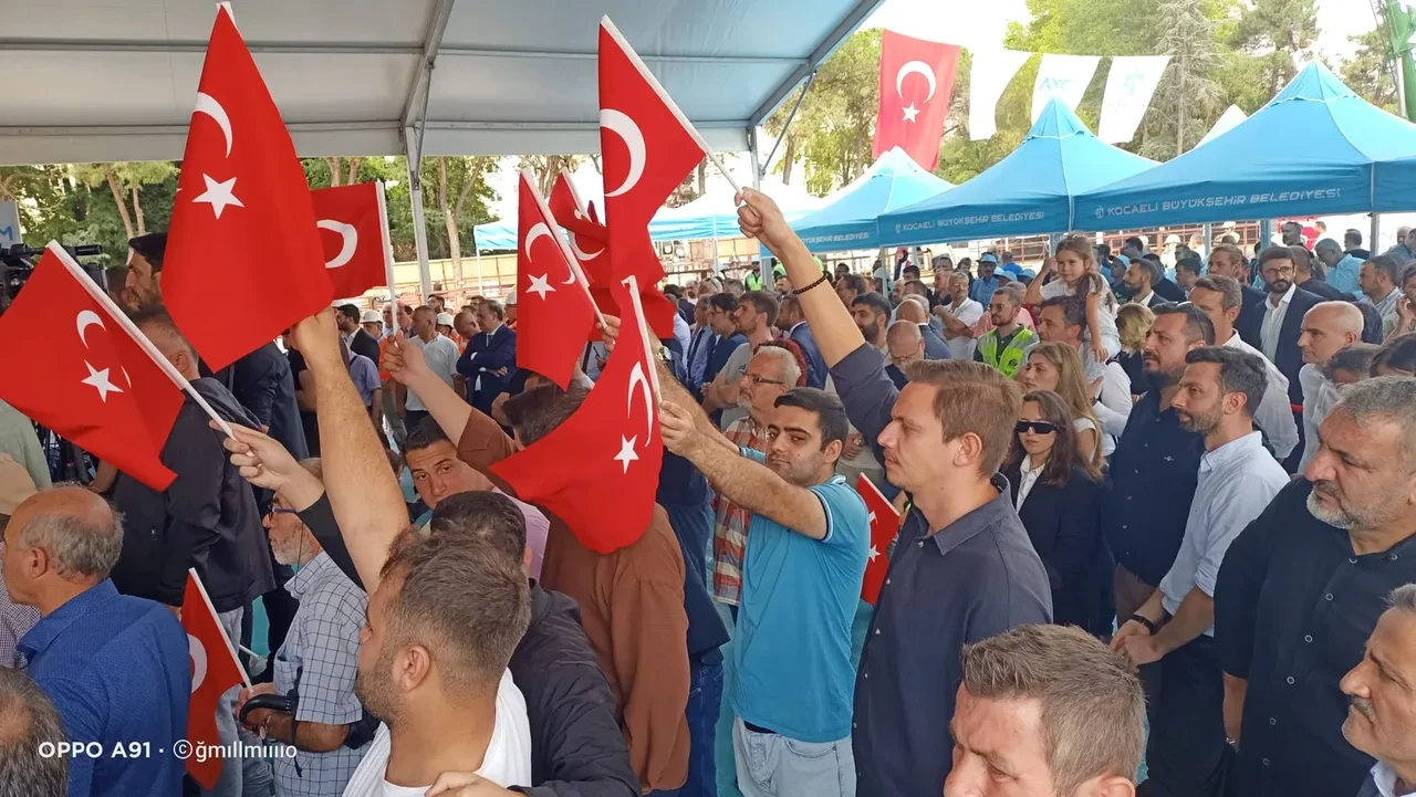 Kocaeli için tarihi gün: Dev köstebekler tünel açmaya başladı..