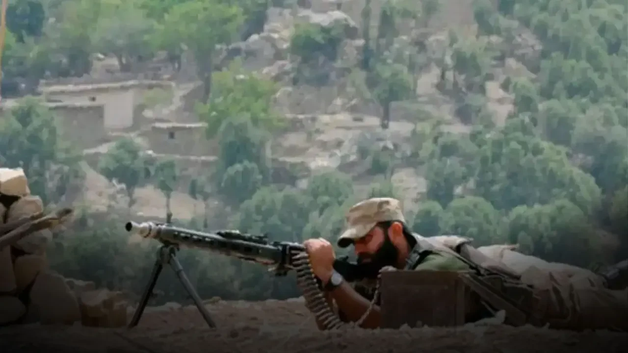 Pakistan'da ordu ile militanlar arasında çatışma! Çok sayıda asker öldü