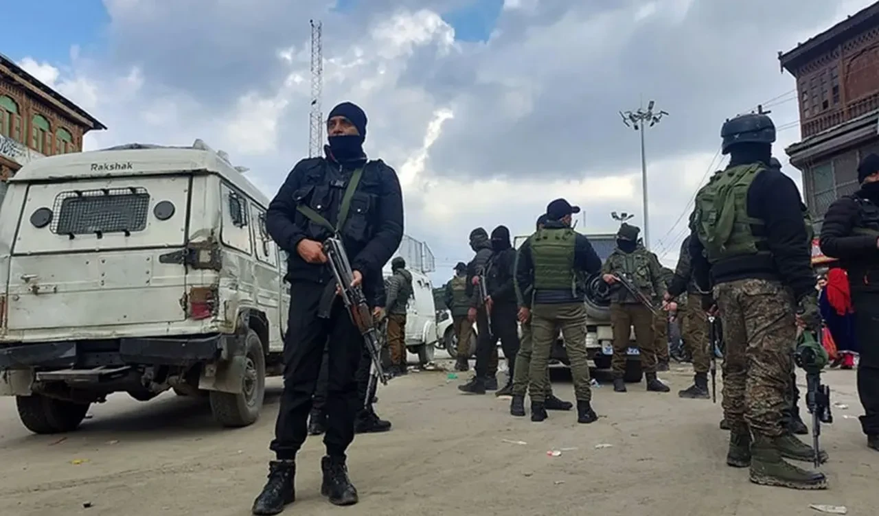 Pakistan'da ordu ile militanlar arasında çatışma! Çok sayıda asker öldü