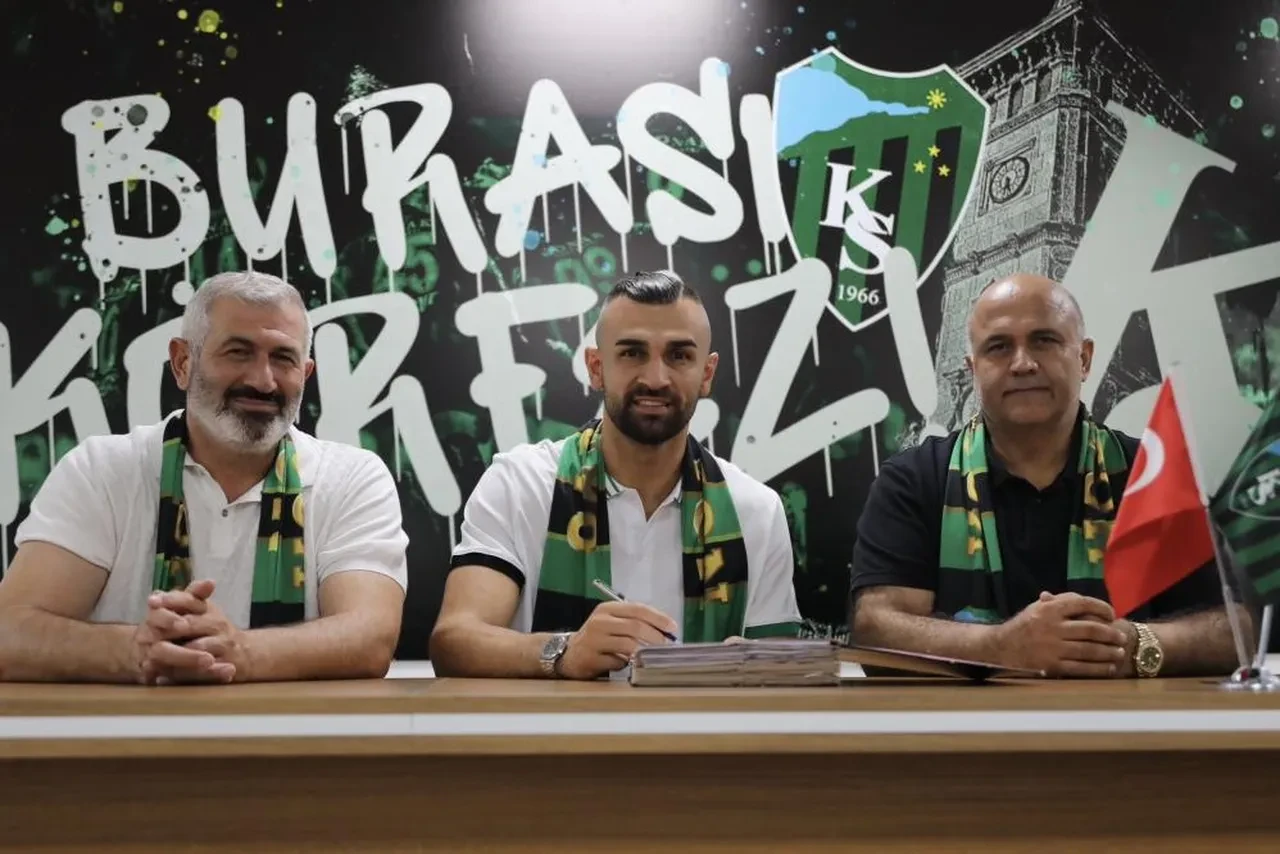 Serdar Dursun Süper Lig'e geri döndü! Yeni takımına imzayı attı