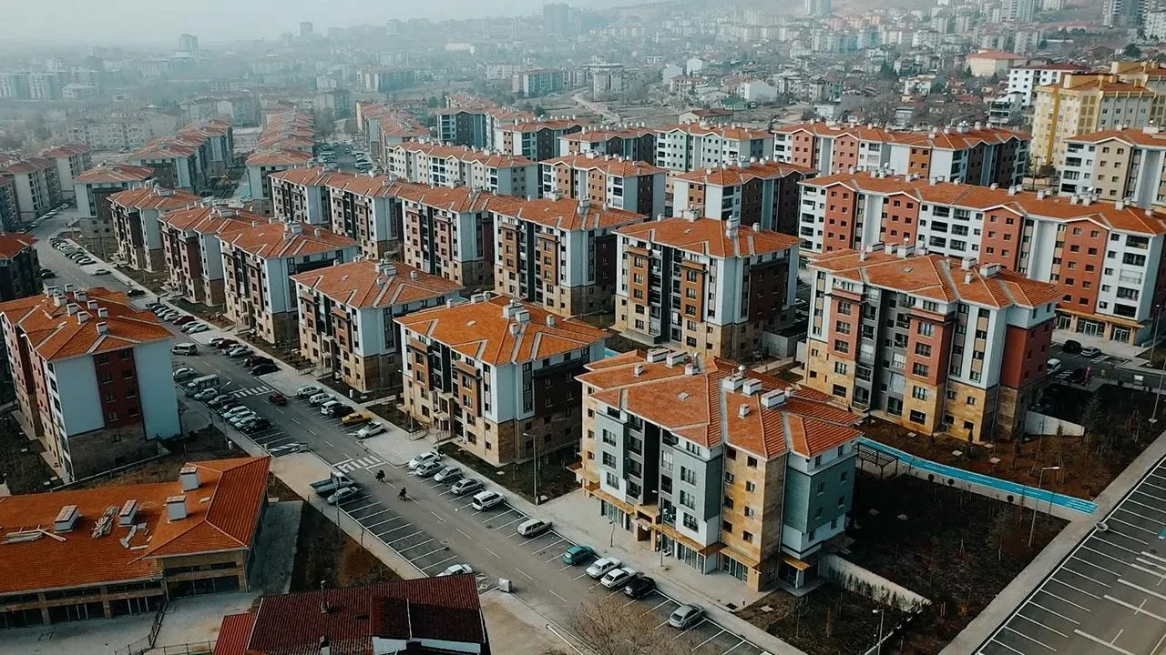 Suriye'ye dönüşler hızlandı! Türkiye'de konut fiyatları düşüşe geçti