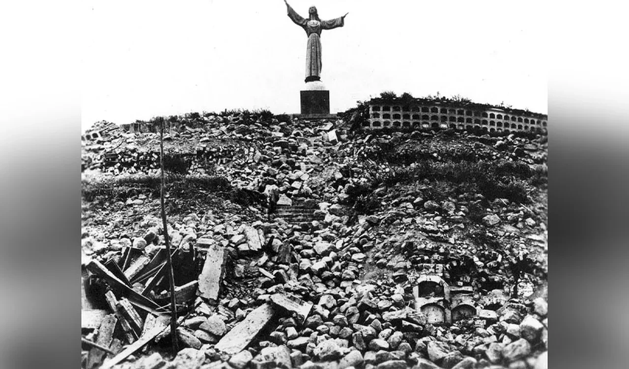 Tarihin en ölümcül toprak kayması! Kasaba dakikalar içinde haritadan silindi