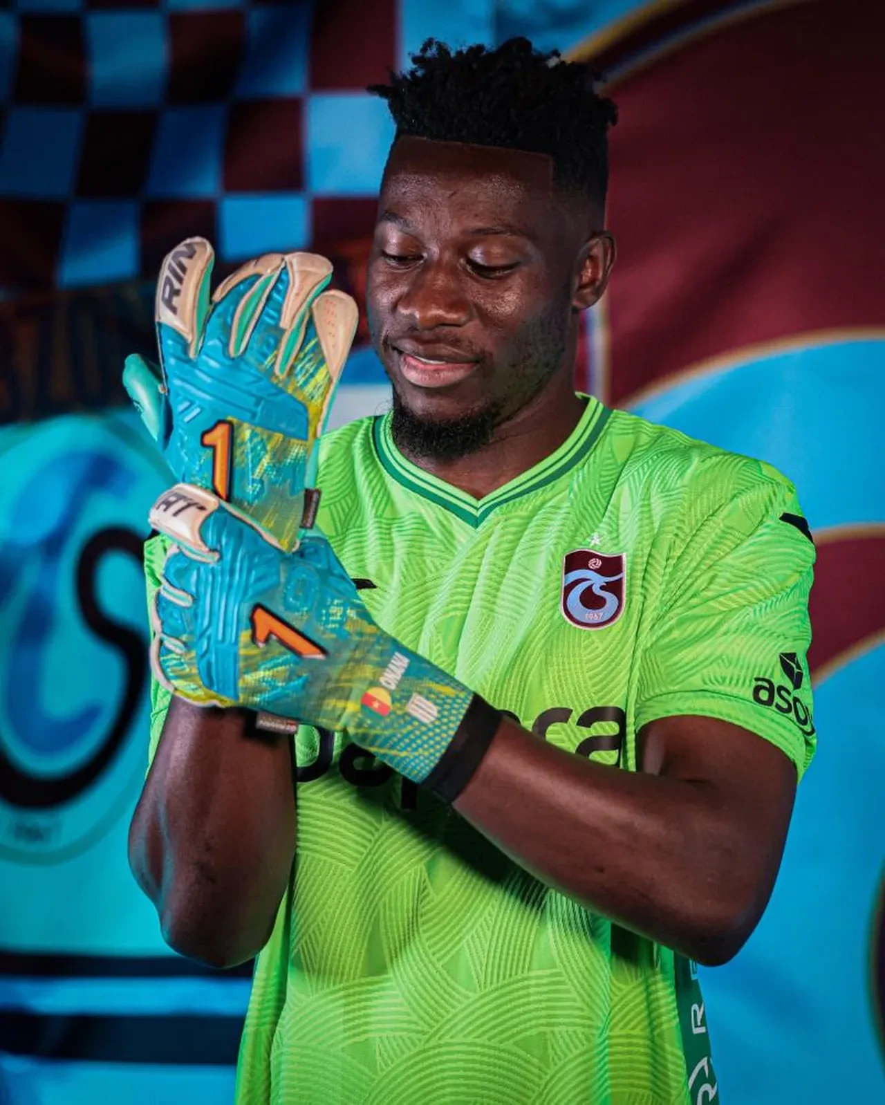 Trabzonspor'un 200. yabancı oyuncusu oldu: Andre Onana resmen Karadeniz'de!