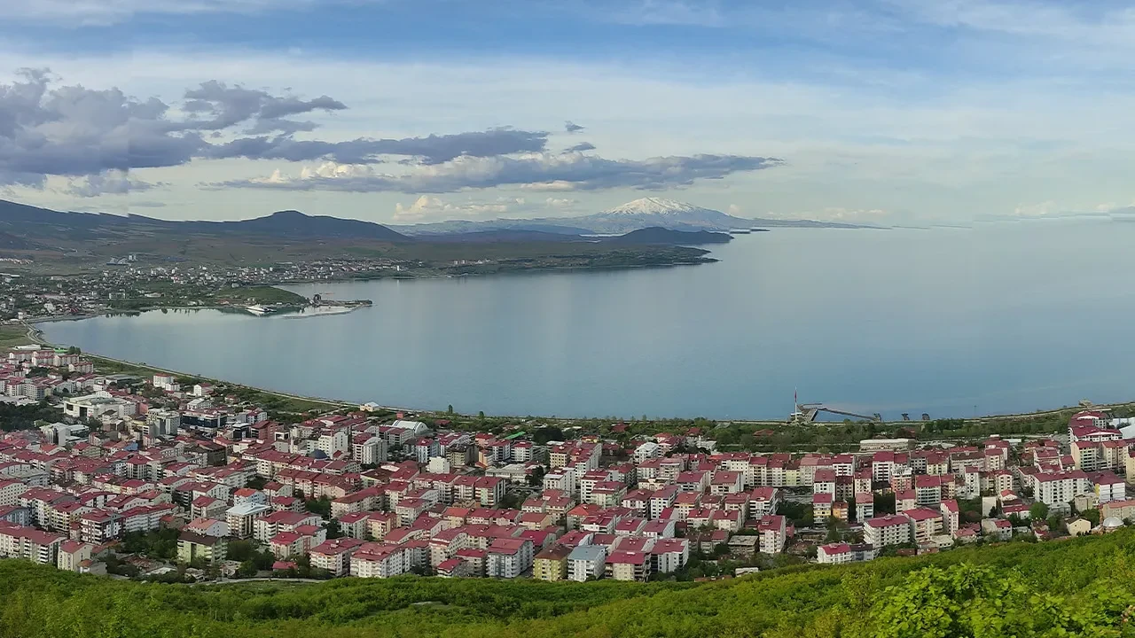Van Gölü'nde endişe eden manzara: Su kalitesi tehdit altında