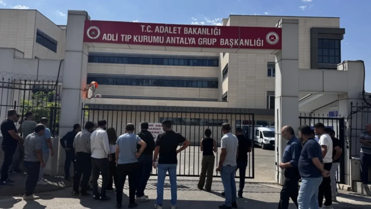 Antalya'da vahşi cinayet! Eski eşi eşarpla boğarak katletti: Polisi arayıp...