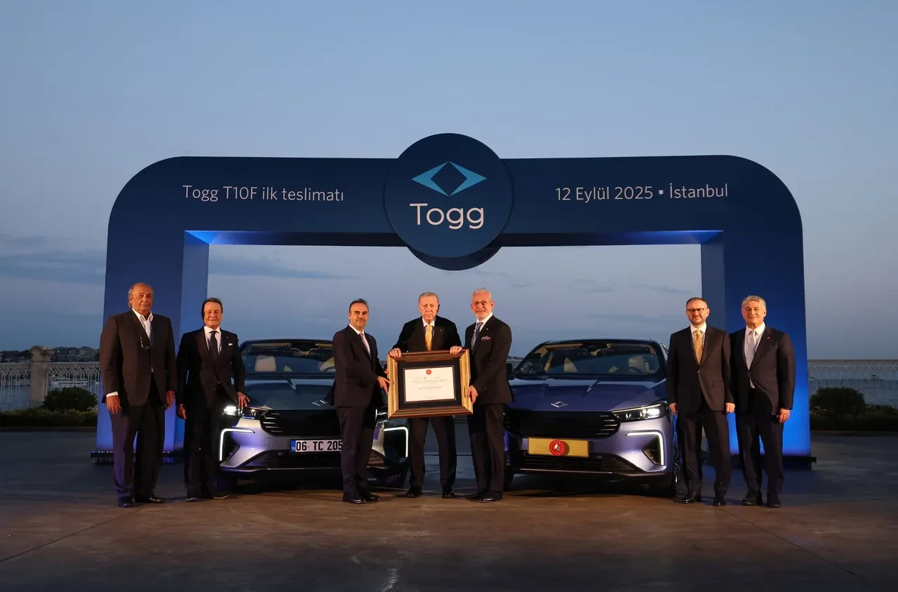 Bakanı Kacır'dan T10F paylaşımı: "Avrupa yollarında da gururumuz olacak"