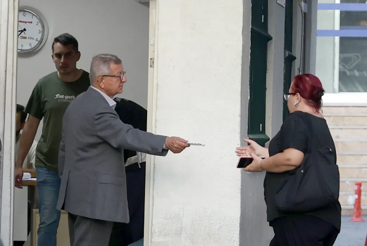 Bayrampaşa Belediyesine operasyon! Belediye Başkanı Hasan Mutlu gözaltına alındı