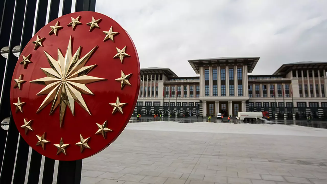 Cumhurbaşkanı başdanışmanı hayatını kaybetti! Mesai arkadaşı duyurdu
