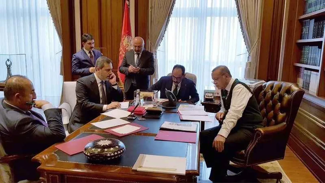 Cumhurbaşkanı başdanışmanı hayatını kaybetti! Mesai arkadaşı duyurdu