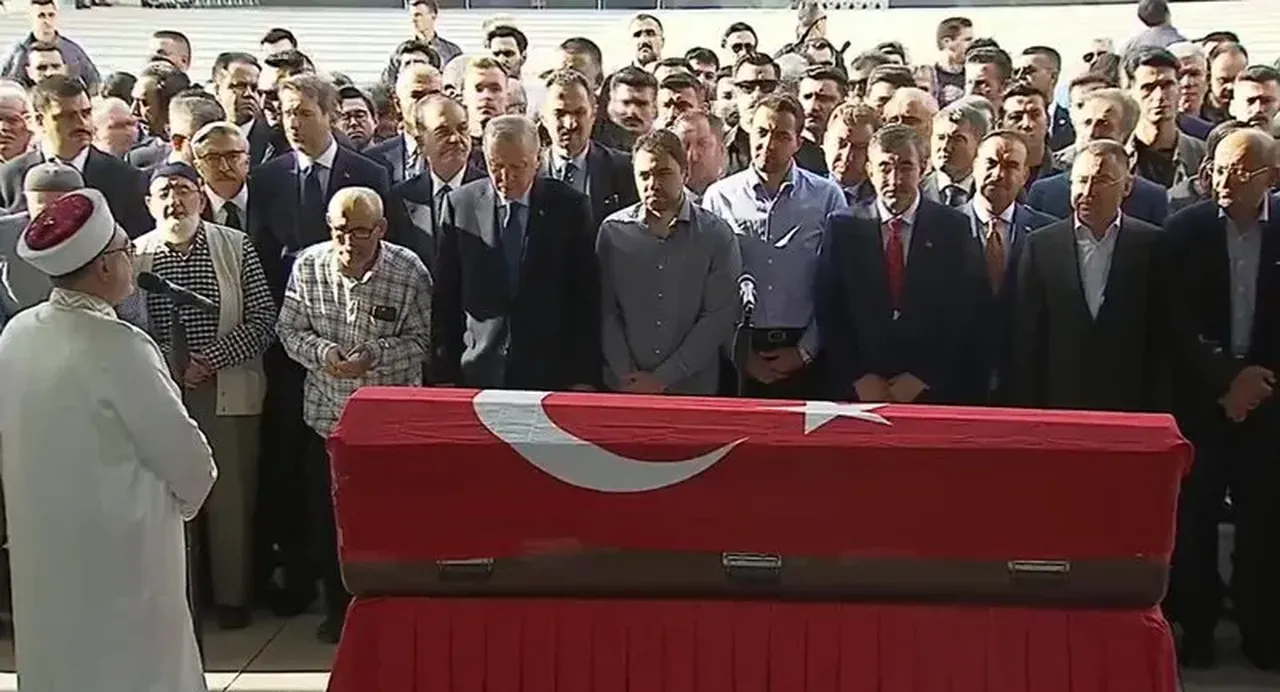 Cumhurbaşkanı başdanışmanı hayatını kaybetti! Mesai arkadaşı duyurdu