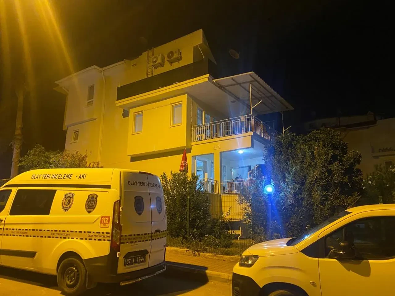 Eski eşiyle eve gitmesi felaket getirdi! Eşarbıyla boğup polise teslim oldu