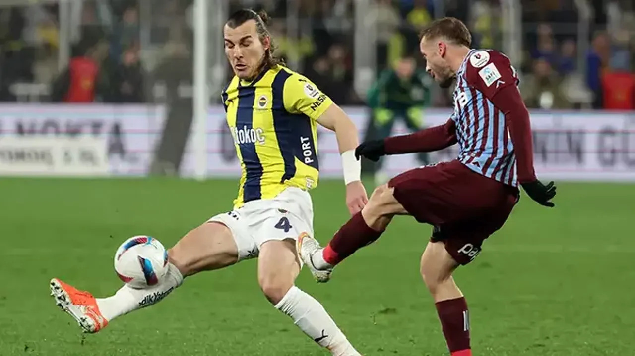 Fenerbahçe - Trabzonspor maçının saati değişti! Resmi açıklama geldi