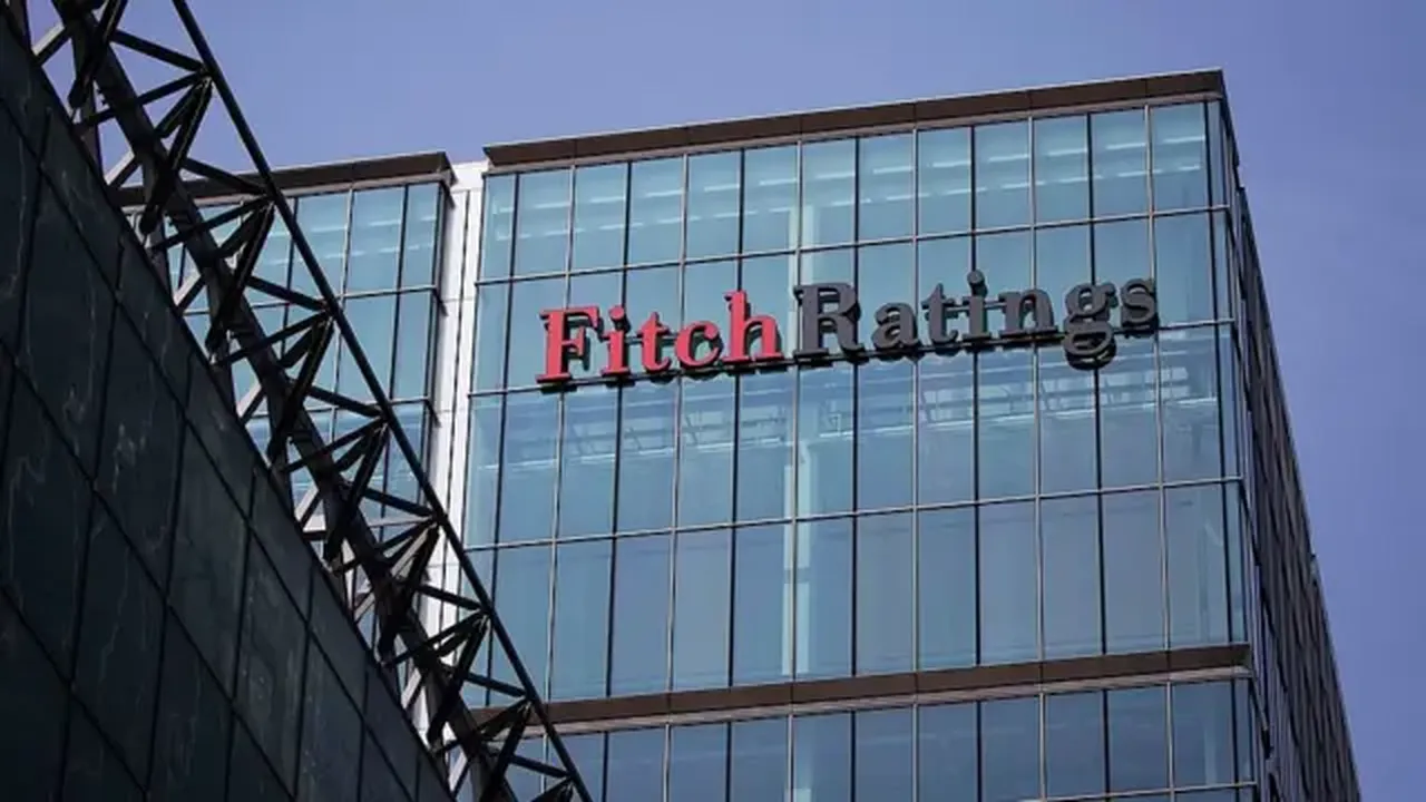 Fransa’ya not darbesi: Fitch kredi notunu düşürdü, Portekiz ve İspanya yükseldi