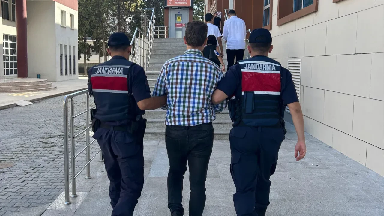 Her yerde aranan FETÖ firarisi yakalandı