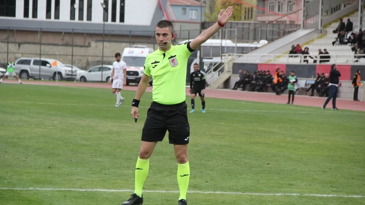 Galatasaray ve Eyüpspor 11'leri açıklandı! Okan Buruk'tan sürpriz tercih