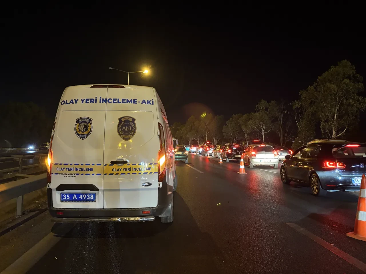 İzmir'de motosiklet kazası! Bariyere çarpan sürücü can verdi