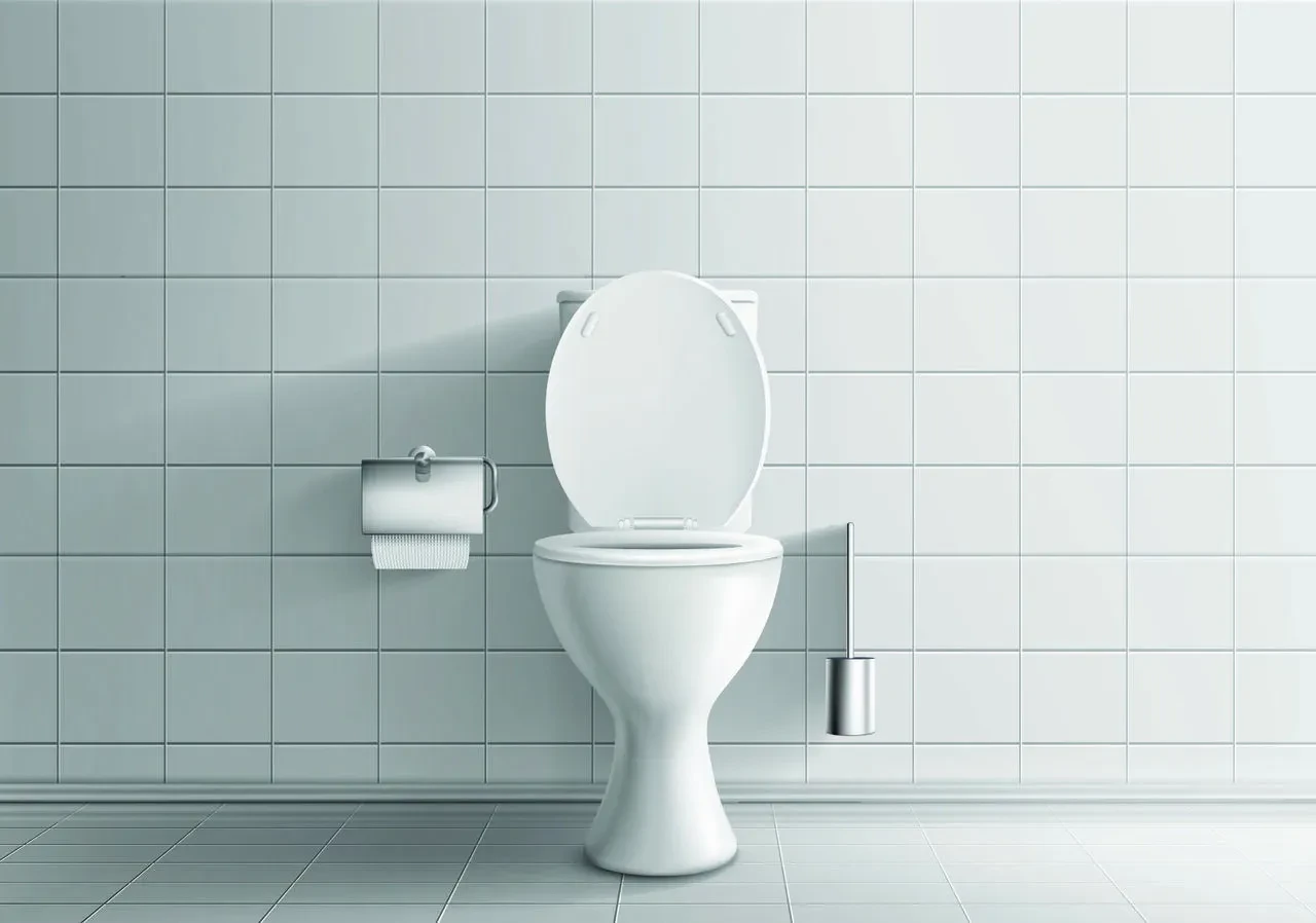 Klozet kapağındaki o sarı lekeler kâbusunuz olmasın! Rengini geri getirmenin en etkili yöntemleri