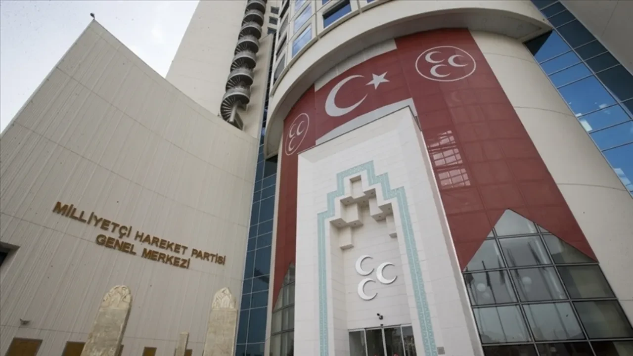 MHP'de iki isim için kesin ihraç talebi
