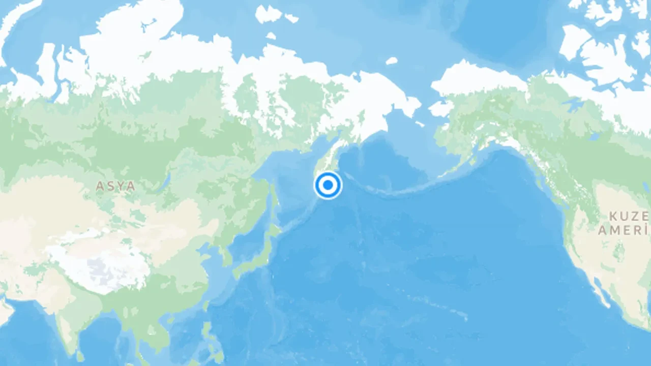 Rusya'da 7,7 büyüklüğünde deprem! Tsunami alarmı verildi