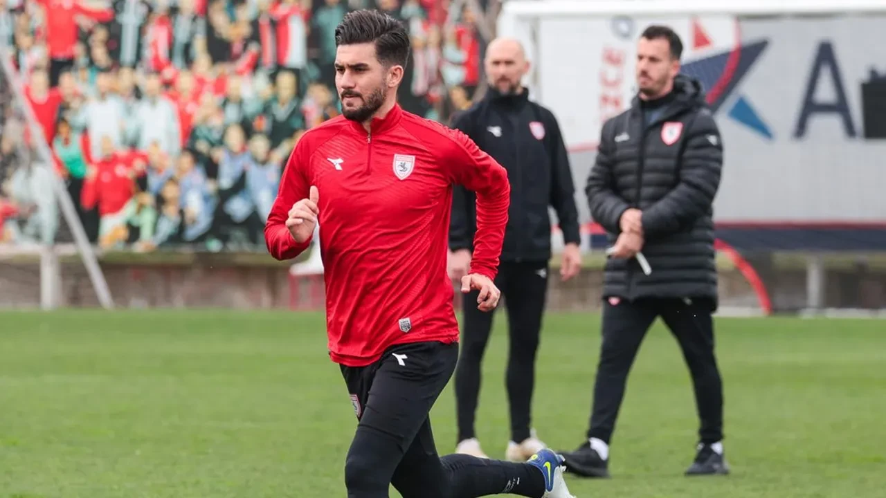 Samsunspor’da Soner Aydoğdu antrenmanda sakatlandı