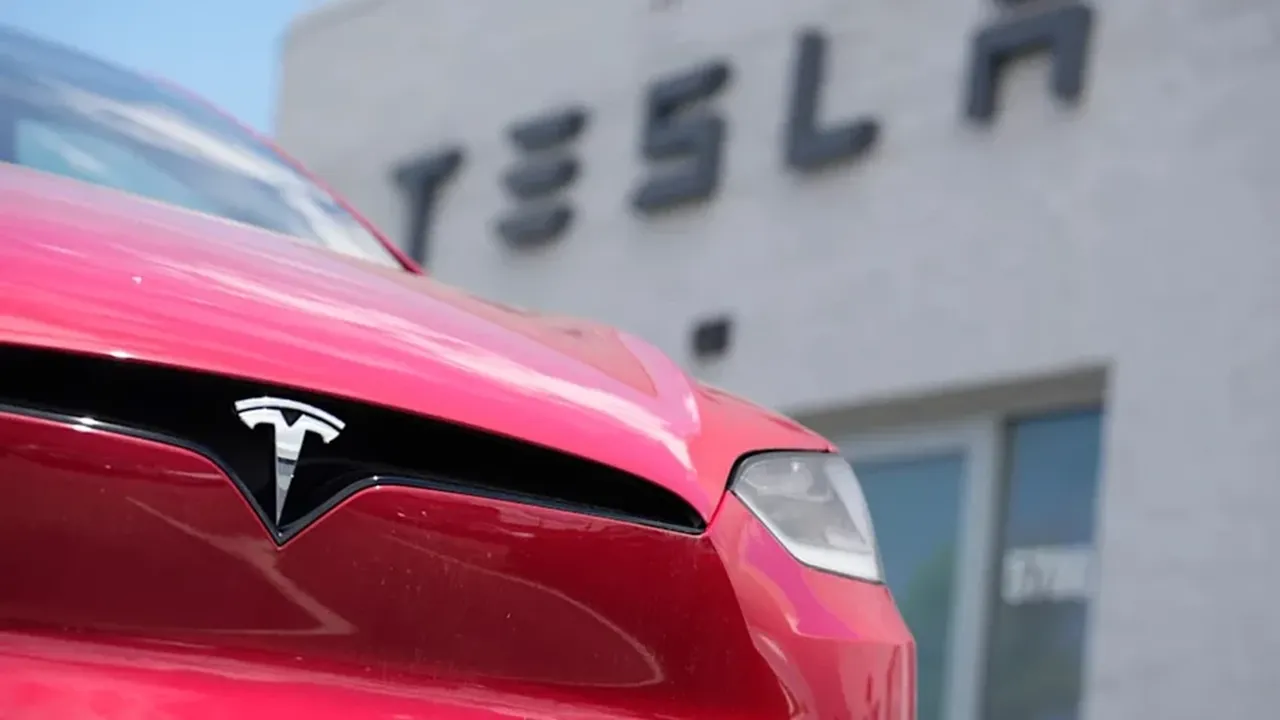 Tesla’dan dev hamle: Yeni AI5 çipi sahnede