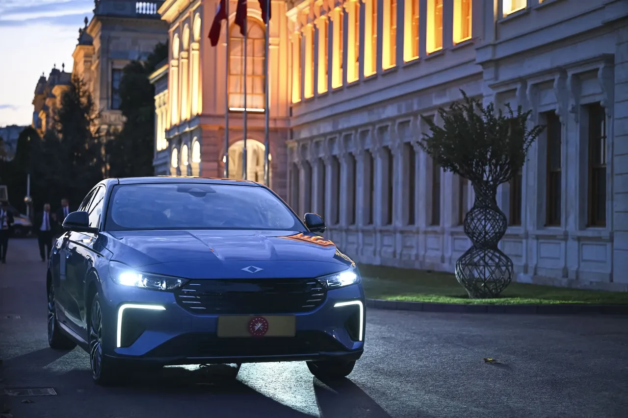 Yeni TOGG modelinin ilk teslimatı Cumhurbaşkanı Erdoğan'a! İşte test sürüşü görüntüleri